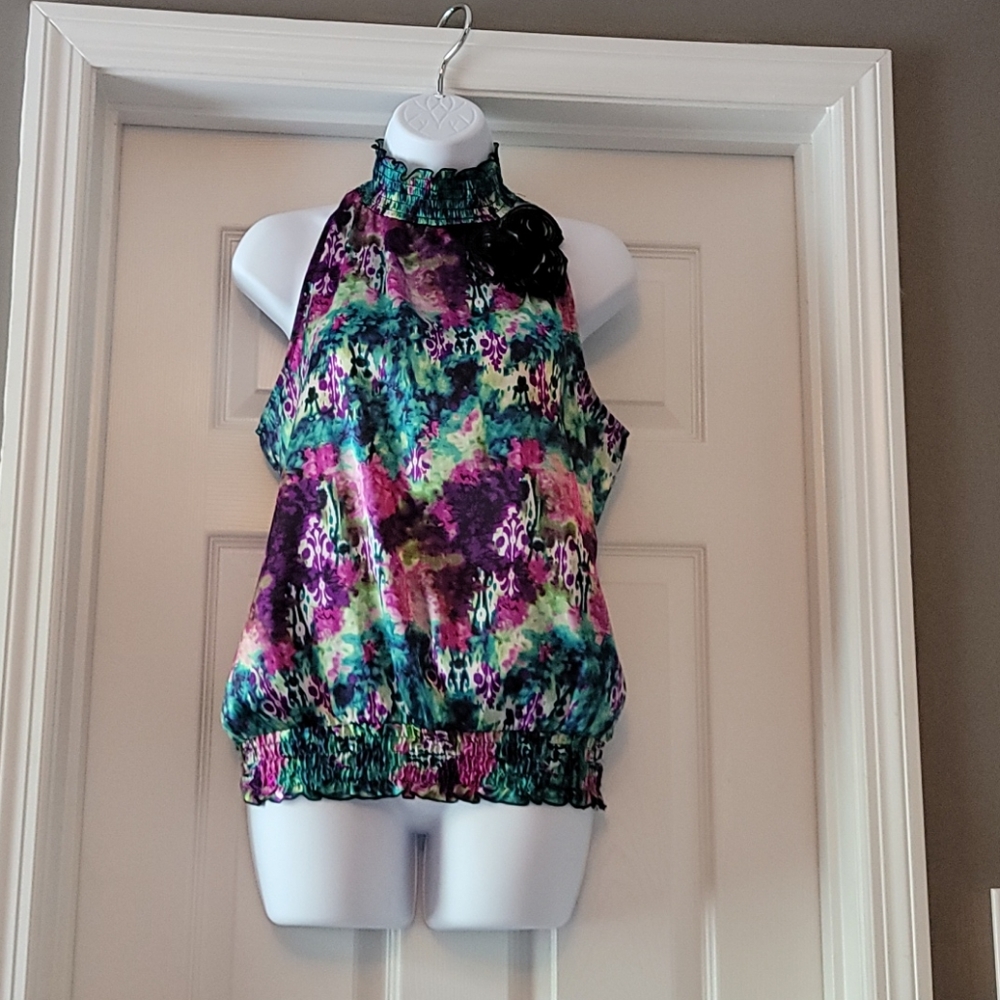 Multi-colored mock neck sleeveless blouse